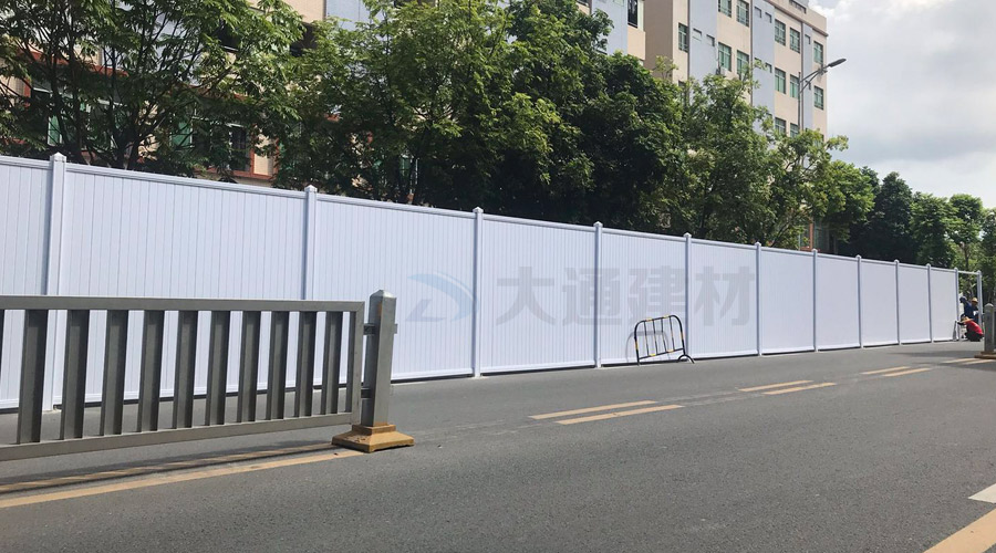 深圳大通建材PVC围挡道路施工案例