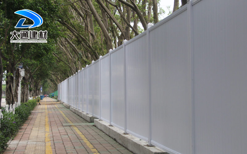 深圳大通建材有限公司，安装PVC施工围挡对建筑工地有哪些好处?