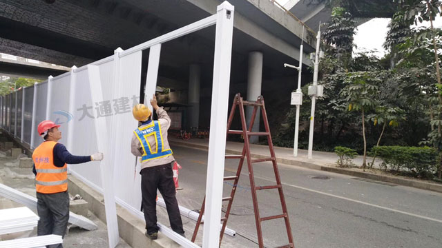 武汉市武昌区紫沙路市政道路改造工程PVC围挡安装